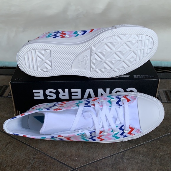 CONVERSE CTAS HI WHITE/UNIVERSITY RED WMNS - Picture 3 of 13